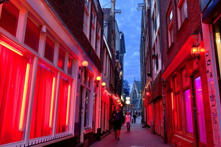 Vitrinas De Amsterdam Barrio Rojo Diario Acoru a